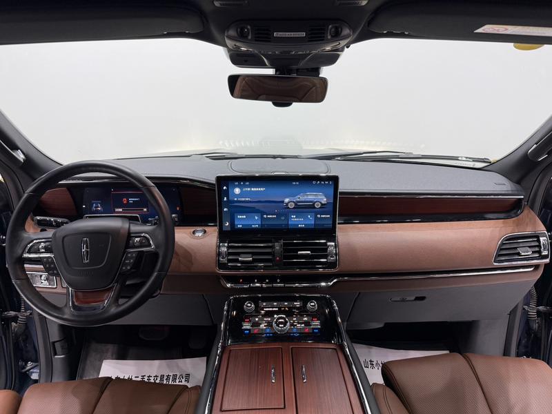Lincoln Navigator, 2023 — фото 8 из 12