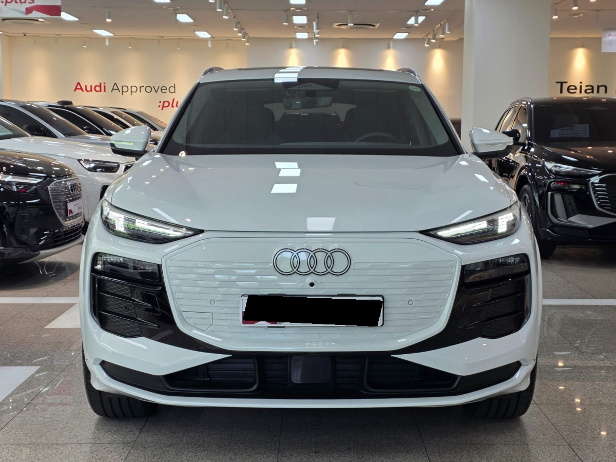 Audi Q6 e-tron, 2025 — фото 3 из 12