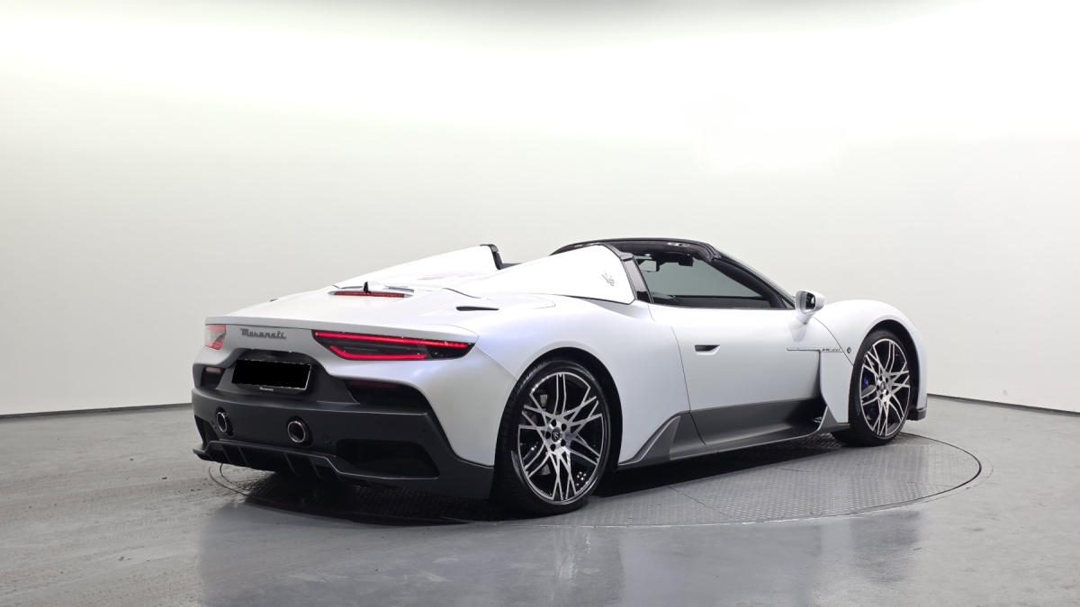 Maserati MC20, 2023 — фото 2 из 12