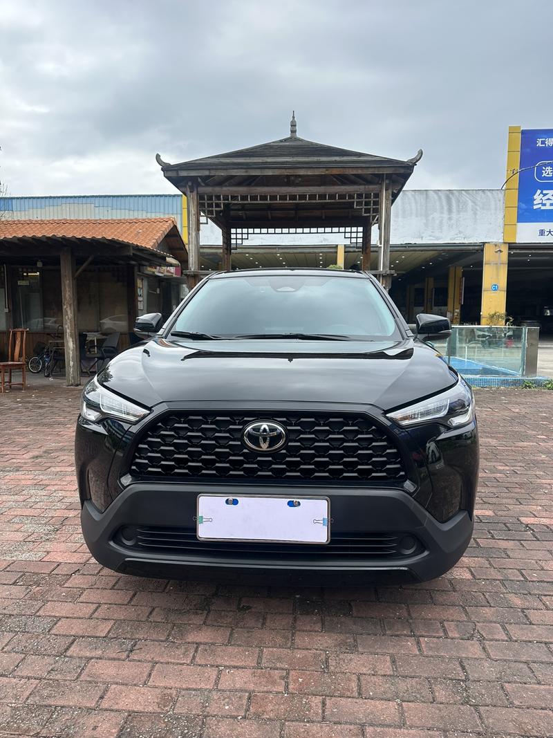 Toyota Corolla Cross, 2023 — фото 2 из 12