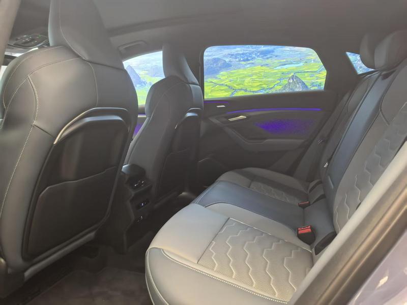 Audi Q6L e-tron Sportback, 2025 — фото 10 из 12