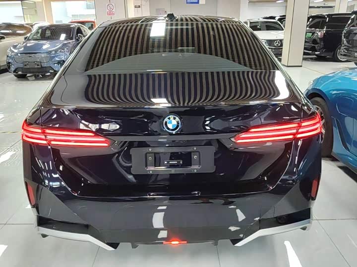 BMW i5, 2024 — фото 6 из 9