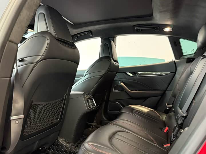 Maserati Levante, 2021 — фото 3 из 5
