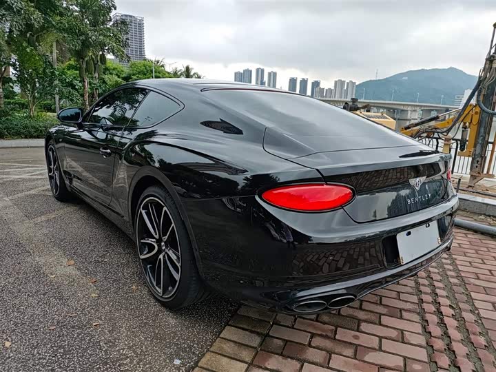 Bentley Continental GT, 2022 — фото 3 из 9