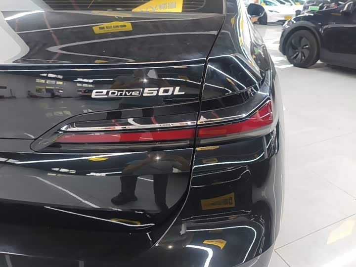 BMW i7, 2023 — фото 8 из 9