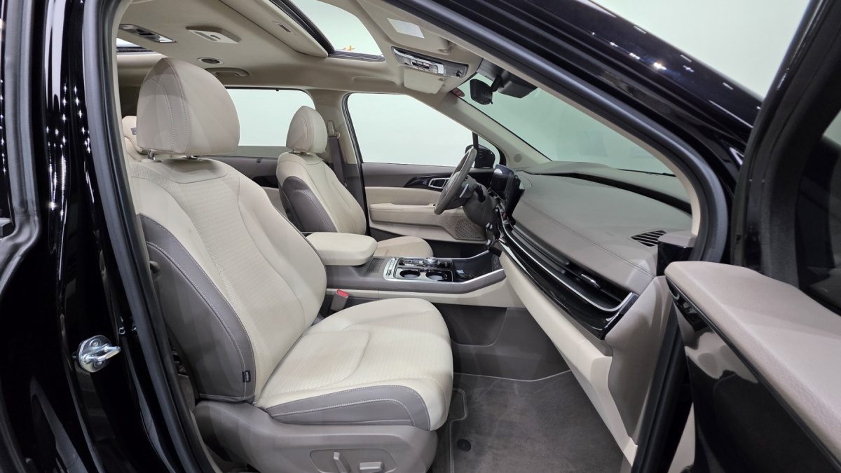 Kia Carnival, 2023 — фото 10 из 12