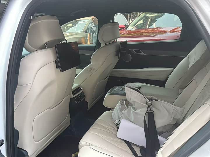 Genesis G80 EV, 2023 — фото 4 из 9