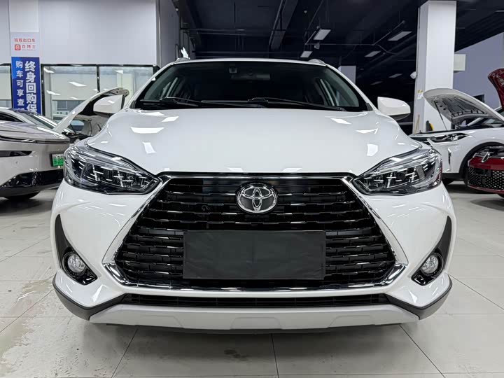 Toyota Yaris L Hatchback, 2023 — фото 3 из 9