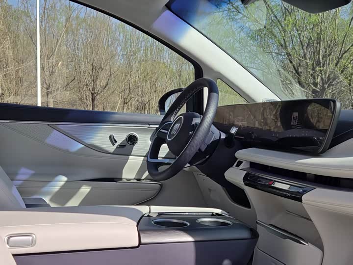 Buick GL8 Hybrid, 2025 — фото 6 из 9