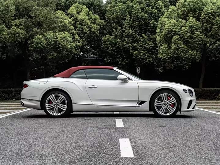 Bentley Continental GT, 2023 — фото 2 из 7