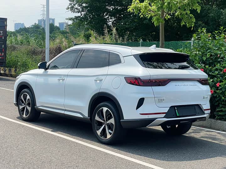 BYD Song Plus Hybrid/EV, 2022 — фото 7 из 9