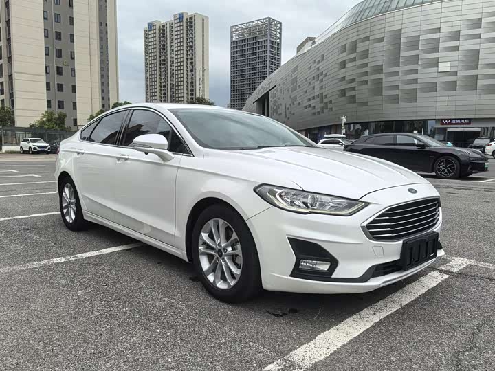 Ford Mondeo, 2022 — фото 8 из 9