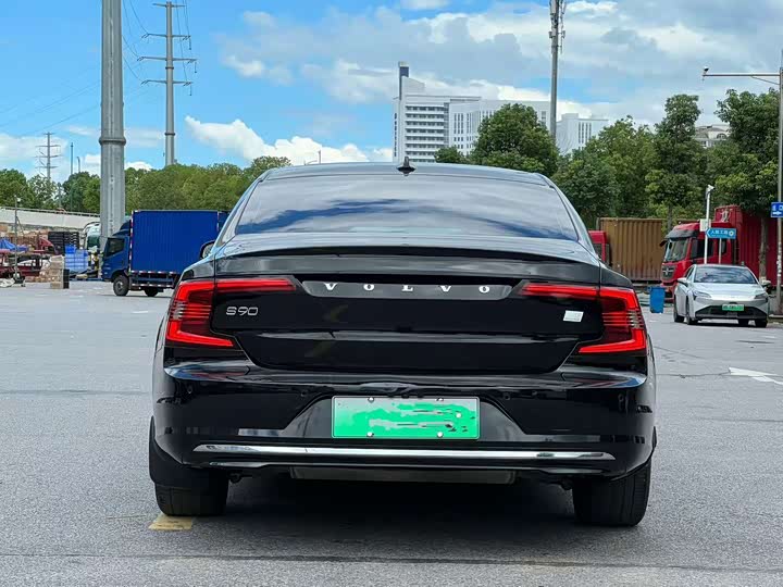 Volvo S90 Hybrid, 2022 — фото 8 из 9