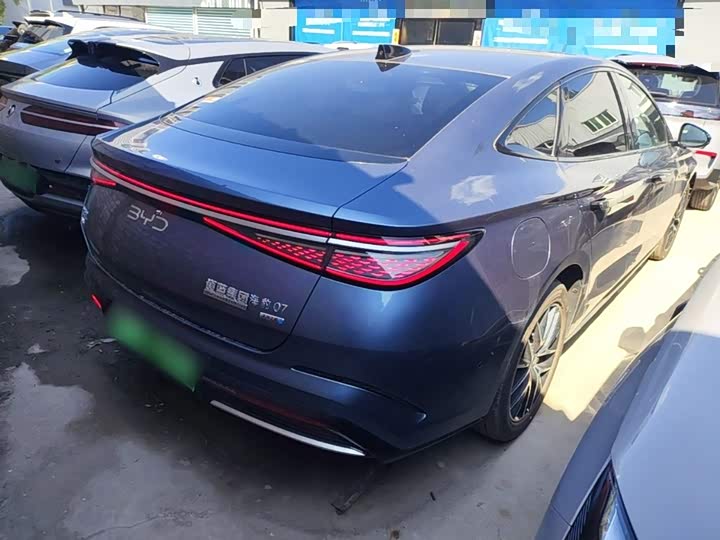 BYD Seal 07 DM-i Hybrid, 2025 — фото 7 из 9