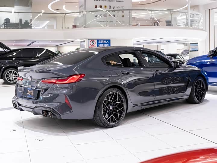BMW M8, 2022 — фото 6 из 9