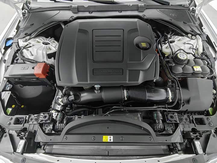 Jaguar XE L, 2024 — фото 6 из 9