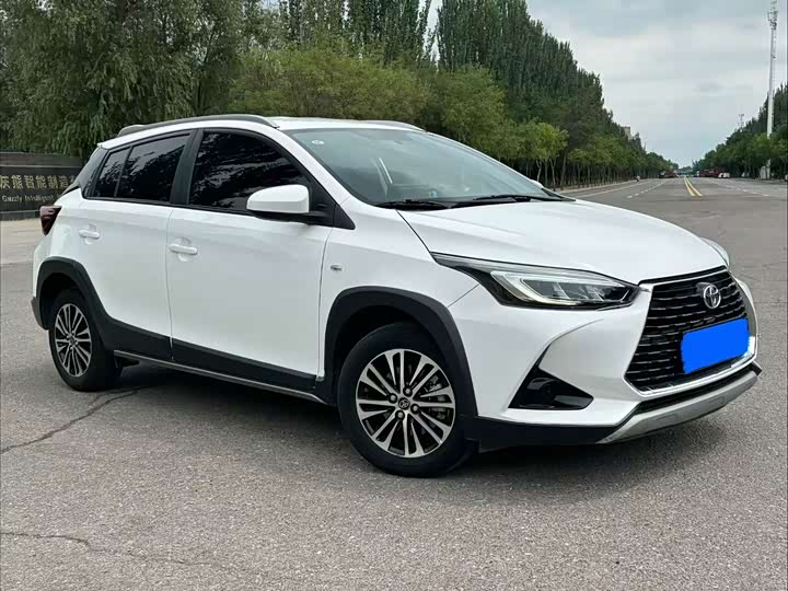 Toyota Yaris L Hatchback, 2022 — фото 3 из 9