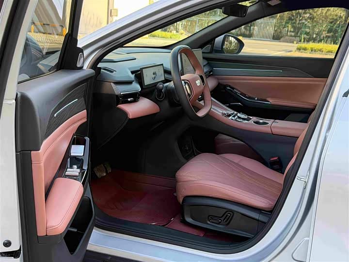 Geely Galaxy L6, 2025 — фото 7 из 9
