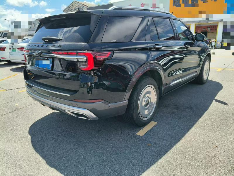 Ford Explorer, 2023 — фото 4 из 10