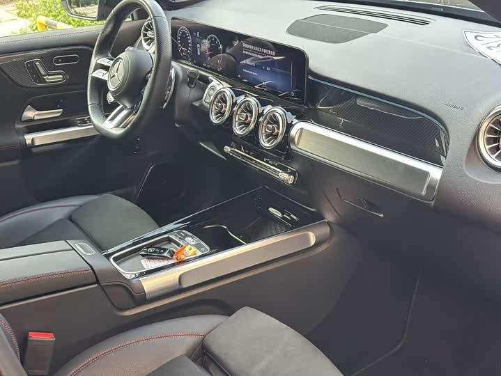 Mercedes-Benz GLB-Class AMG, 2025 — фото 7 из 9