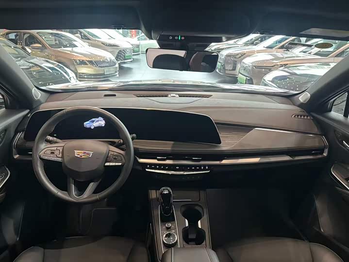 Cadillac XT4, 2025 — фото 7 из 9