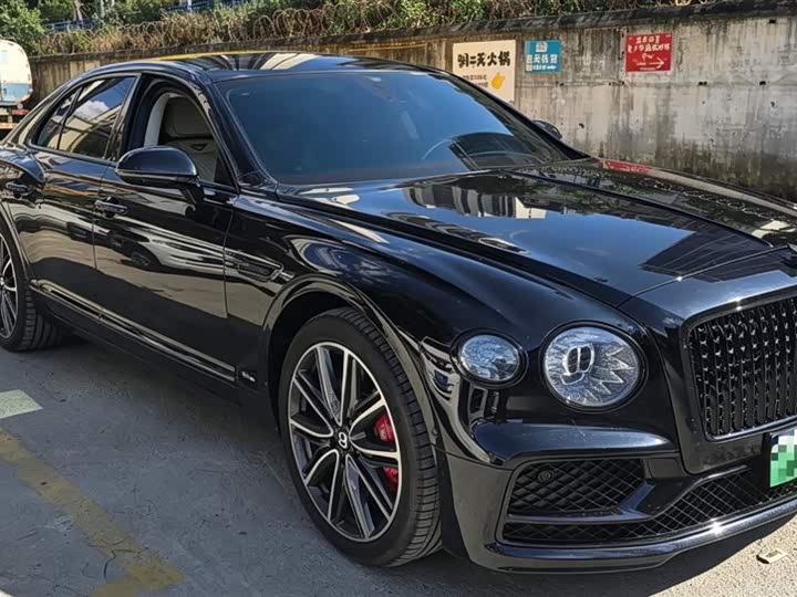 Bentley Flying Spur Hybrid, 2022 — фото 2 из 7