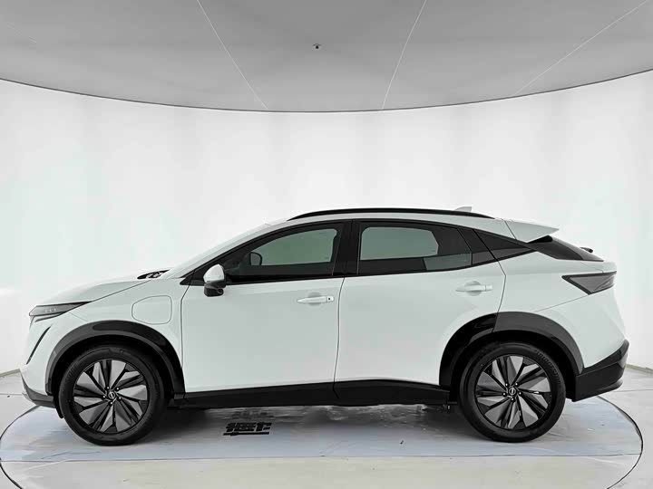 Nissan Ariya EV, 2023 — фото 3 из 9