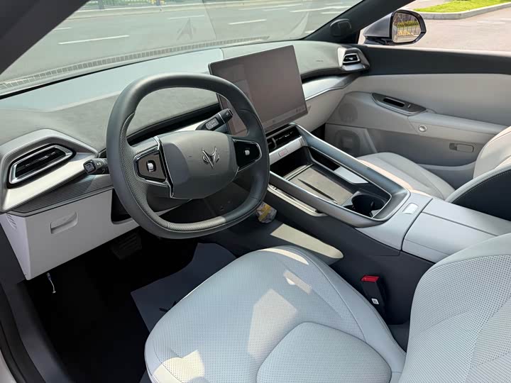 BAIC Arcfox Alpha S5, 2025 — фото 5 из 9