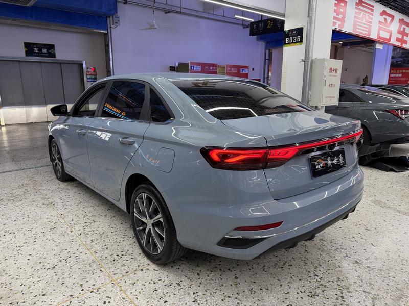 Geely Emgrand, 2023 — фото 4 из 12