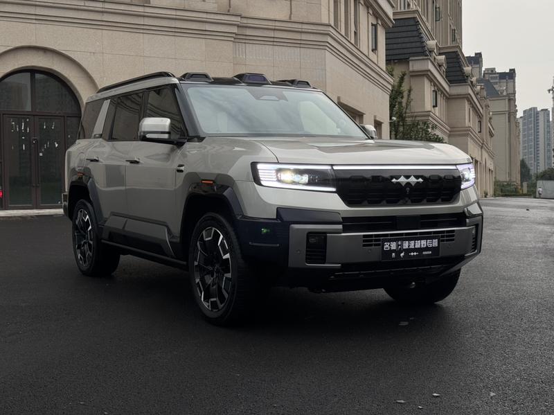 BYD FangChengBao Leopard 8, 2026 — фото 3 из 12