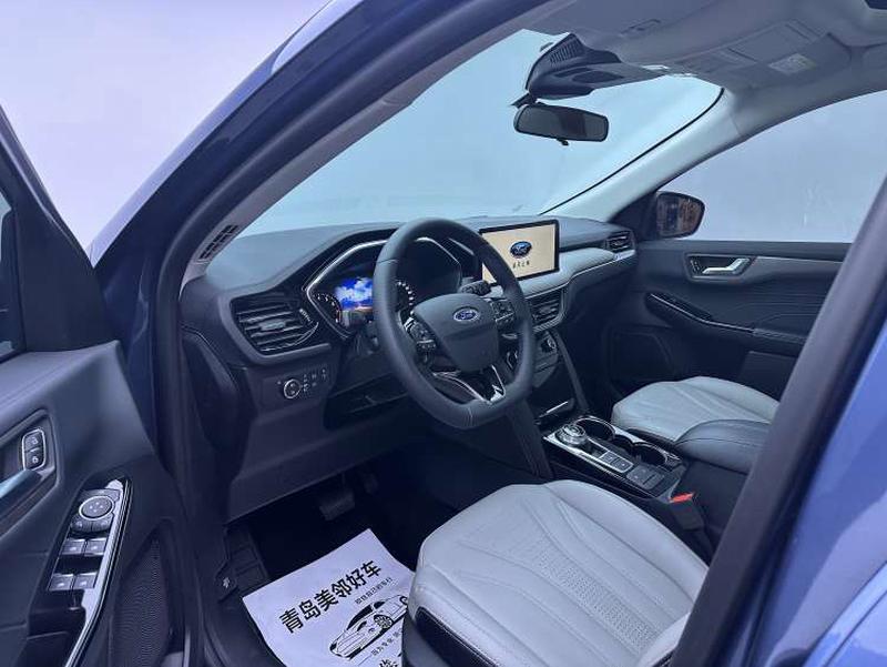 Ford Escape, 2023 — фото 8 из 10