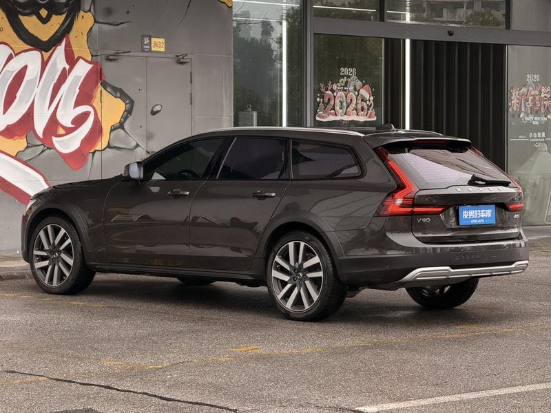 Volvo V90, 2023 — фото 5 из 12