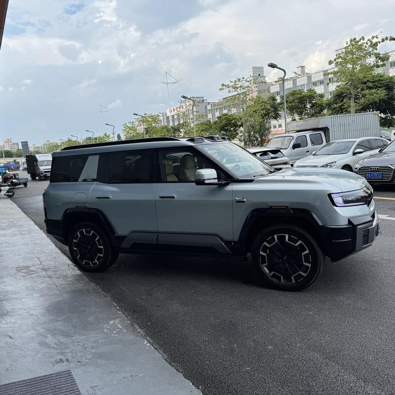 BYD FangChengBao Leopard 8, 2025 — фото 7 из 12