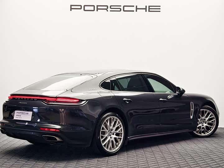 Porsche Panamera, 2023 — фото 7 из 9