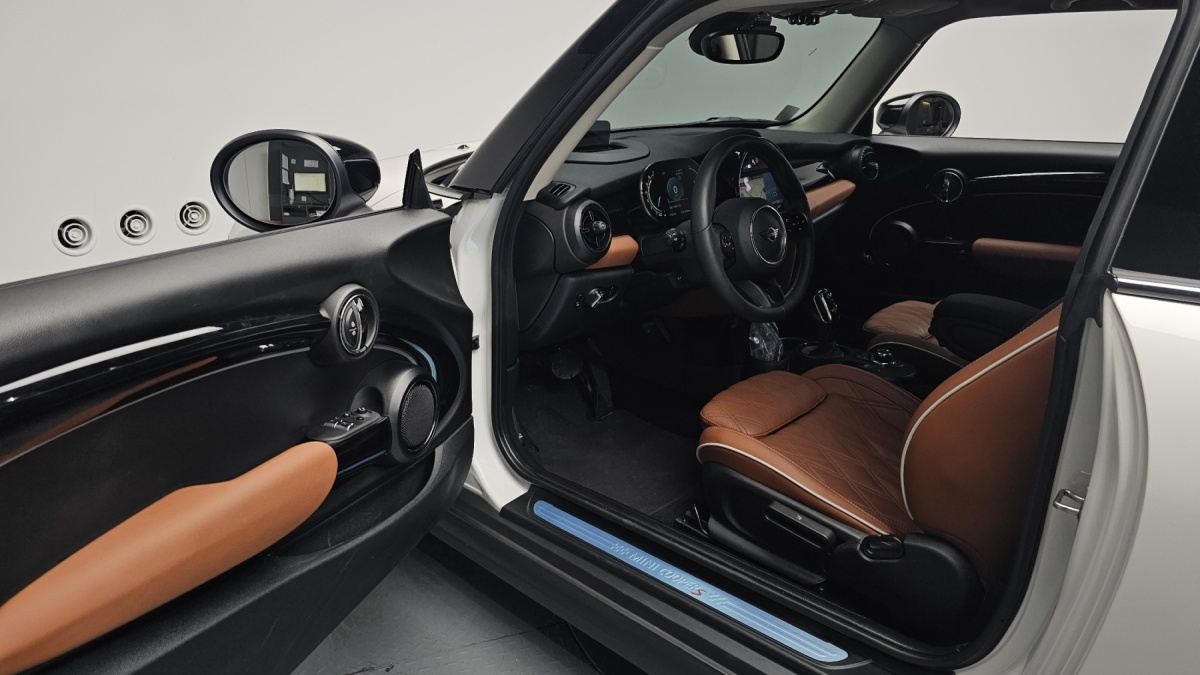 Mini Cooper, 2023 — фото 10 из 12