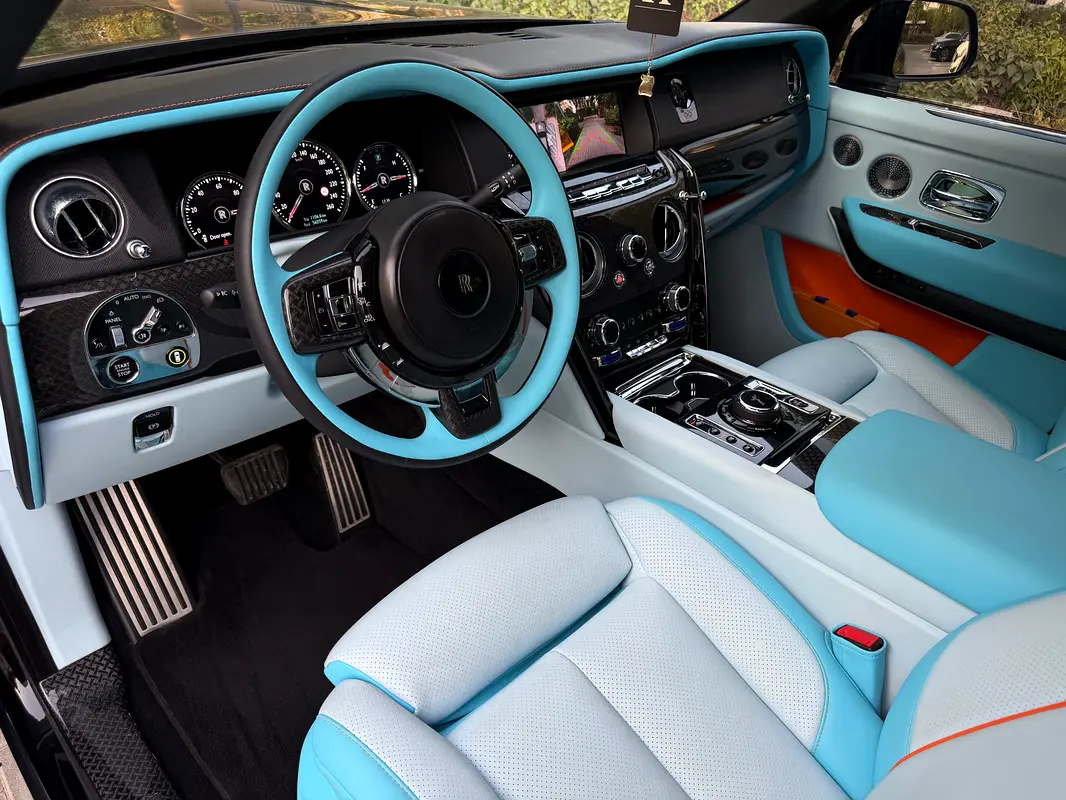 Rolls-Royce Cullinan, 2022 — фото 4 из 10