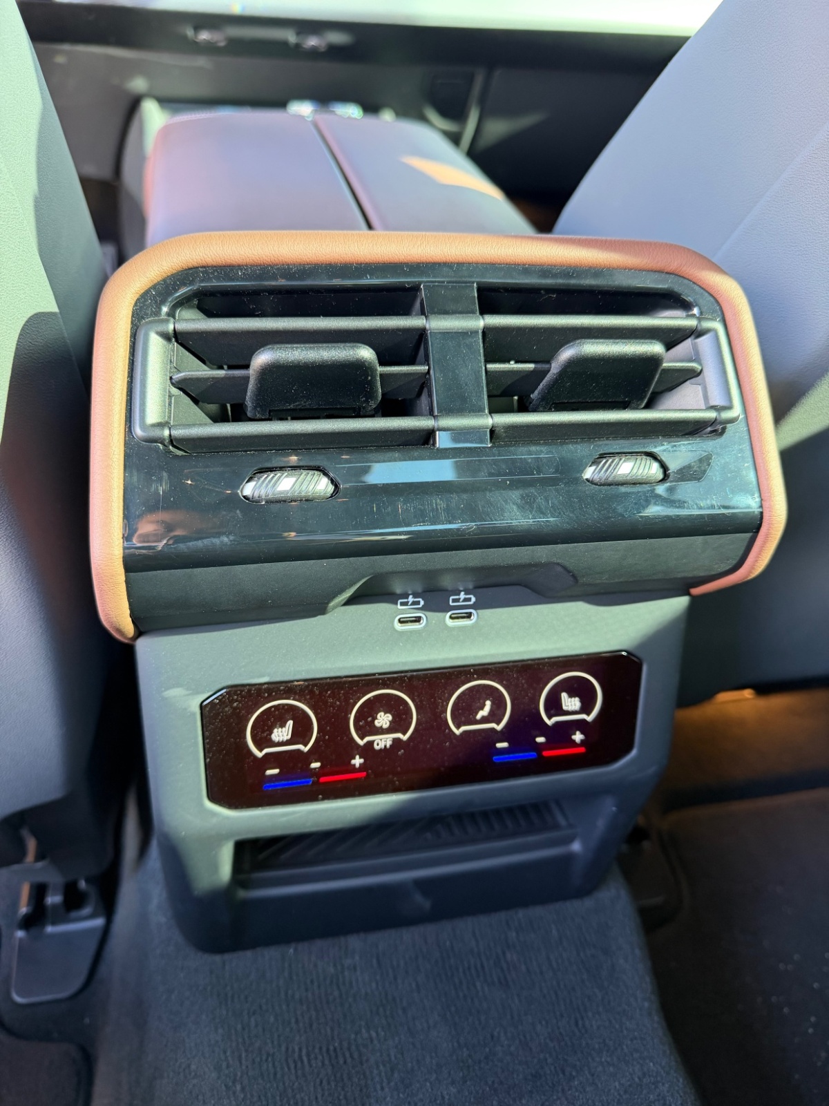 BMW 5 Series, 2025 — фото 12 из 12
