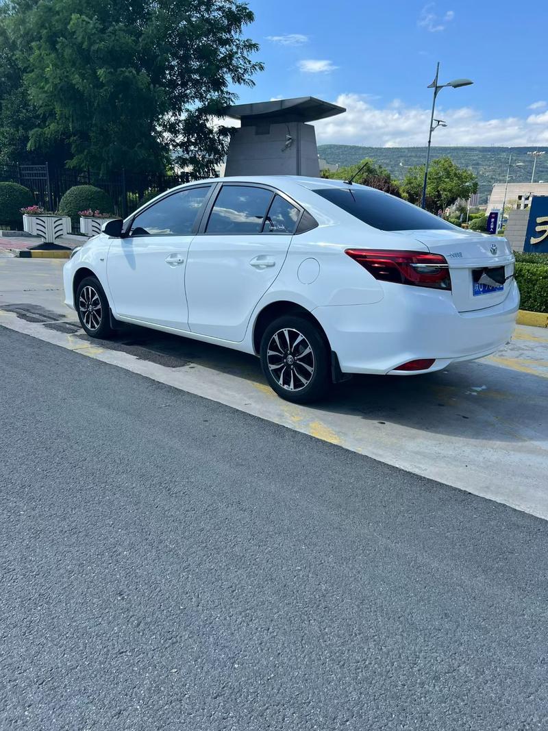 Toyota Vios, 2022 — фото 4 из 8
