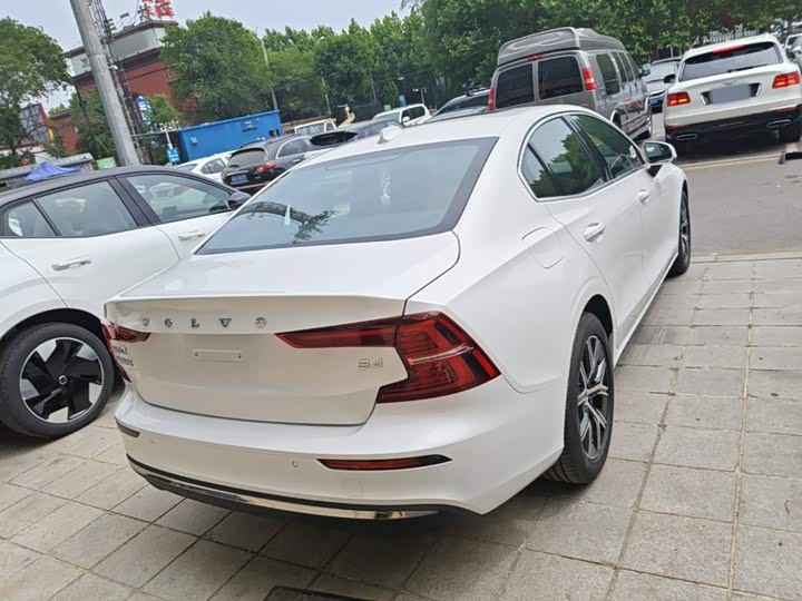 Volvo S60, 2025 — фото 5 из 9