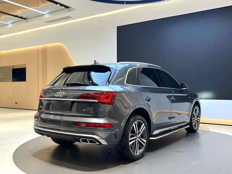 Audi Q5L, 2022 — фото 6 из 10