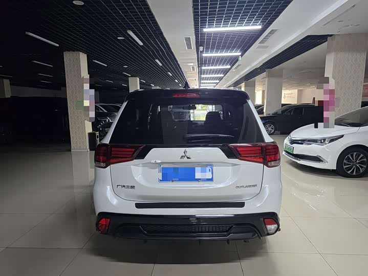 Mitsubishi Outlander, 2021 — фото 3 из 9