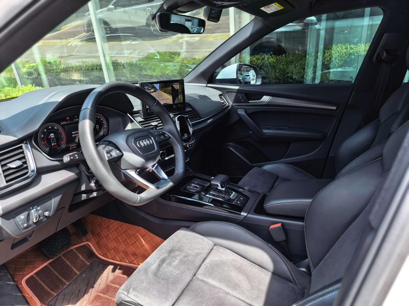 Audi Q5L Sportback, 2022 — фото 12 из 12