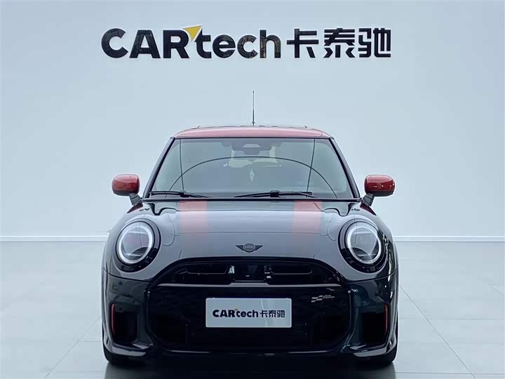 Mini Mini JCW, 2024 — фото 2 из 9