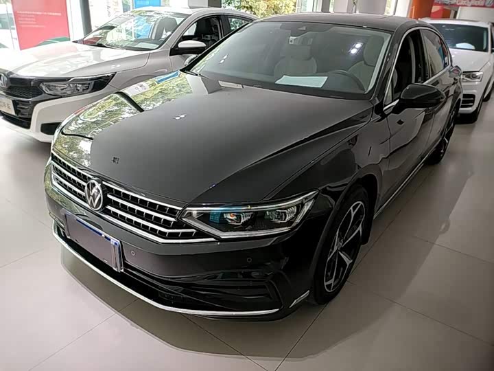 Volkswagen Magotan, 2025 — купить в Воронеже под ключ