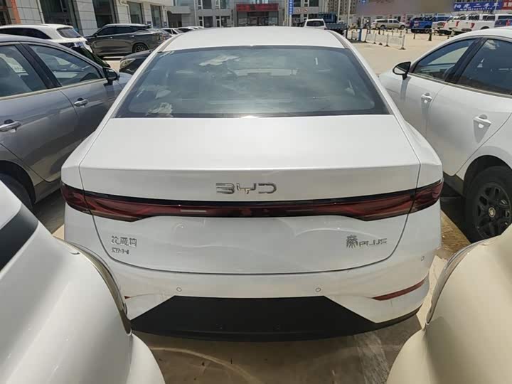 BYD Qin Plus, 2026 — фото 6 из 9