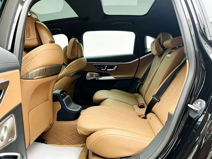 Mercedes-Benz E-Class, 2025 — фото 9 из 9