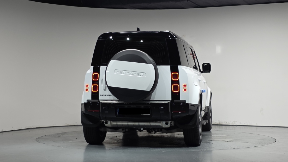 Land Rover Defender, 2025 — фото 4 из 12