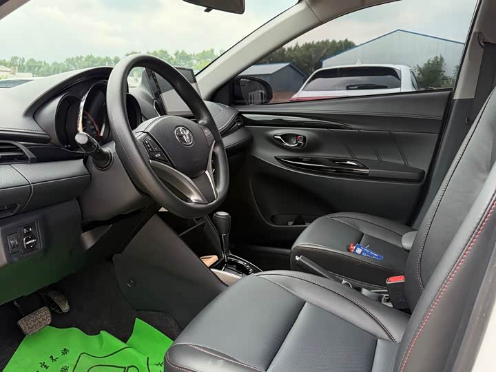 Toyota Yaris L Hatchback, 2022 — фото 6 из 9