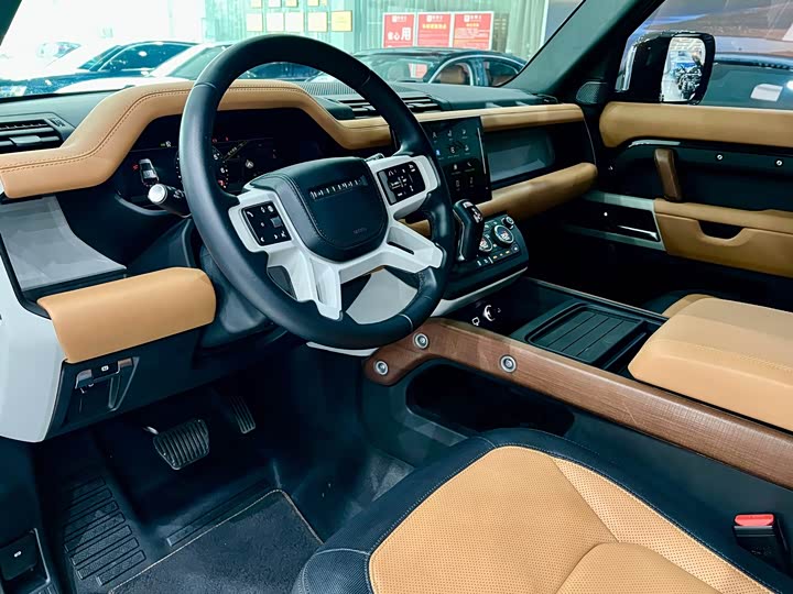 Land Rover Defender, 2024 — фото 7 из 9