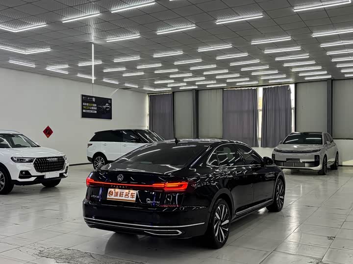 Volkswagen Passat, 2023 — фото 8 из 9
